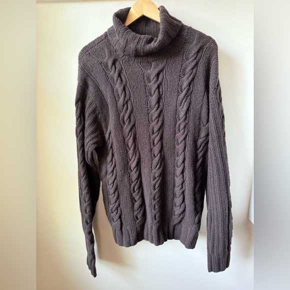 CLUB MONACO Chunky Cable Knit Turtleneck‎ Sweater Cashmere Merino Wool Preppy L - Picture 1 of 8